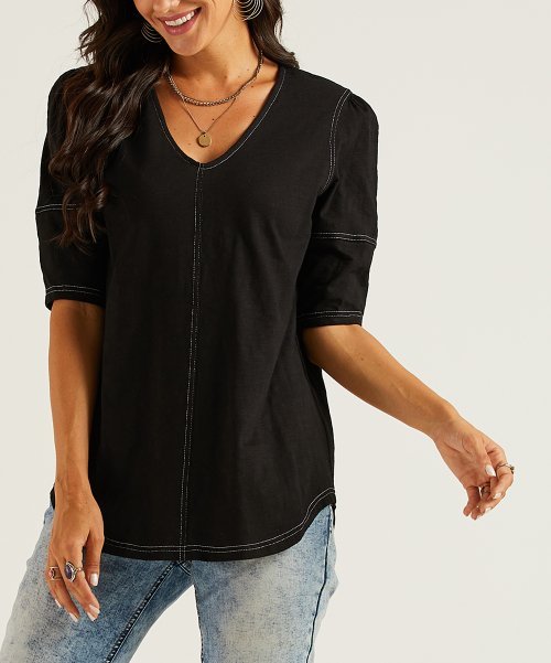 Suzanne Betro Weekend Mika Stores